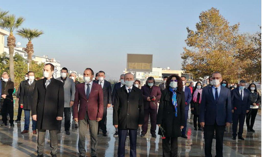 24 Kasım Öğretmenler Günü Çelenk Sunma Töreni Urla Cumhuriyet Meydanında Gerçekleşti.