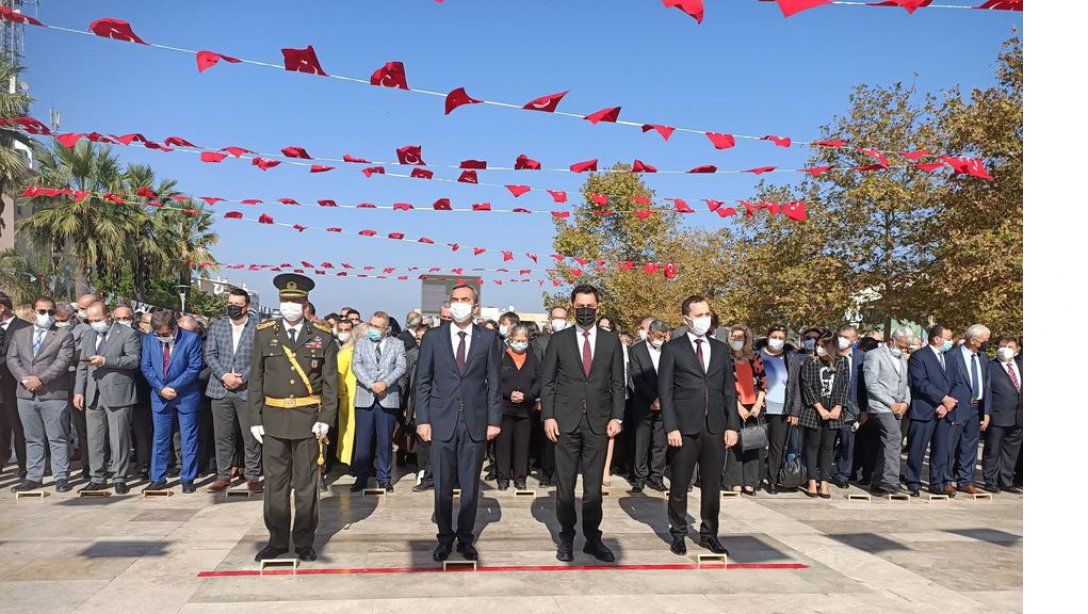 29 Ekim Cumhuriyet Bayramının 98.Yıl Dönümü Kutlama Etkinlikleri Çelenk Sunma Töreni İle Başladı