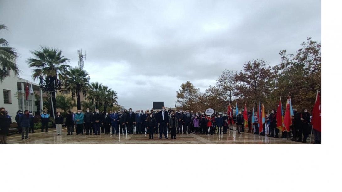 24 Kasım Öğretmenler Günü Çelenk Sunma Töreni Urla Cumhuriyet Meydanında Gerçekleşti