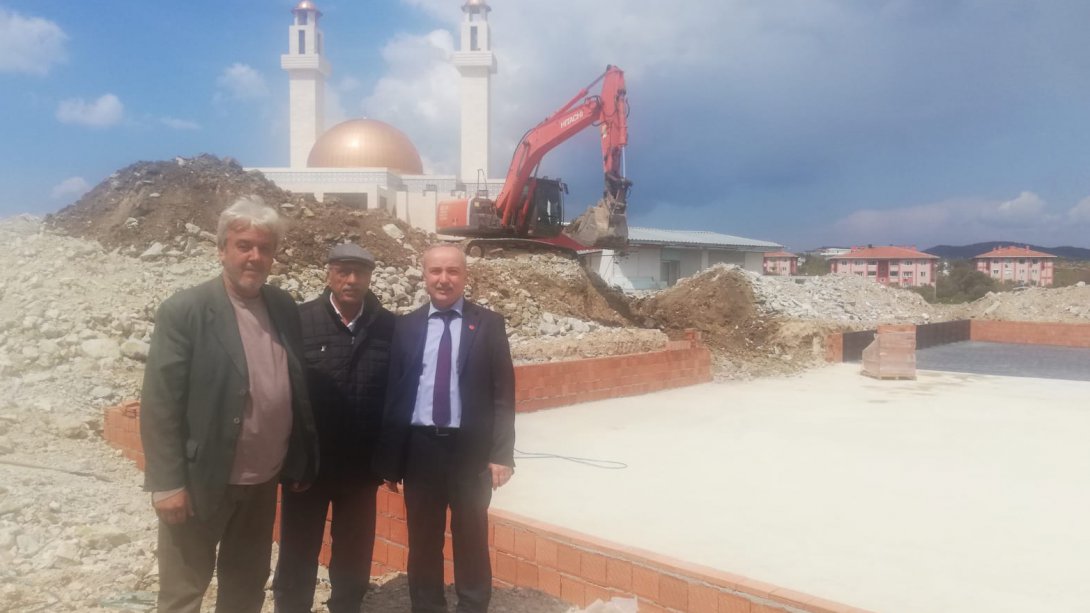 Hayırsever Duran Şahan tarafında yapımı üstlenilen Urla İmam Hatip Lisesi hizmet binası yapımına başlandı.
