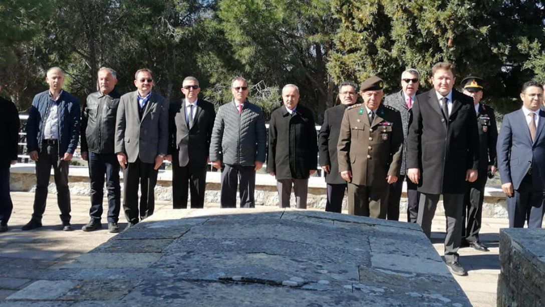 18 Mart Çanakkale Zaferinin 105.yılı kapsamında Urla Yıldıztepe Şehitliği'nde anma programı düzenlendi.